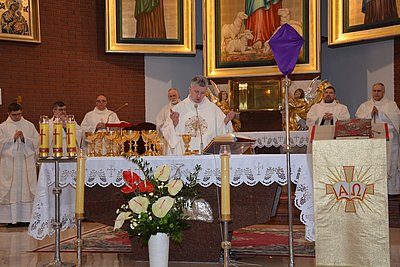 w czwartek